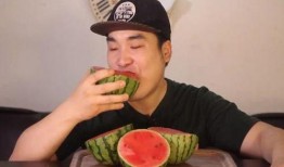 网红吃瓜男生是谁呀,他是谁？背后的故事与影响力