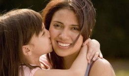 母亲爆料女儿犯法吗视频,视频曝光引发社会关注