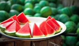 天津网红吃瓜事件真相