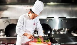 深圳厨师爆料案件最新情况